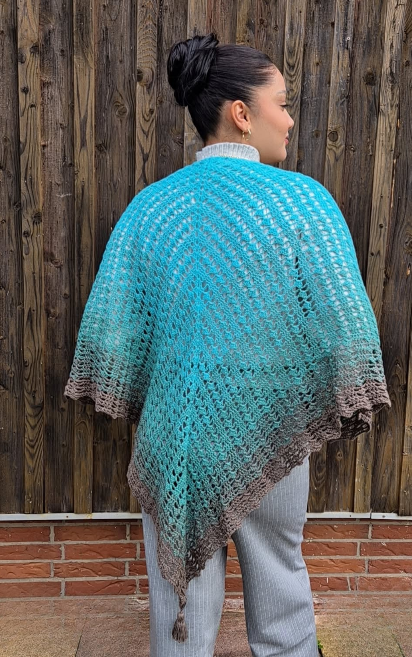 Häkelanleitung „Lena“ – elegantes Dreieckstuch als PDF